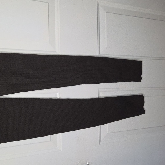 Essentials Charcoal/ Chocolate Ribbed Leggings Size M - Picture 6 of 12
